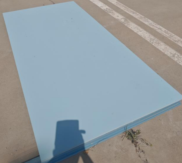 5/8 PVC SOLID FORM PANEL 4'X8'